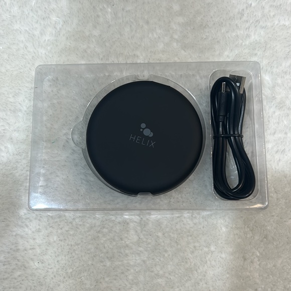 Helix 10W+10W Dual Wireless Charger - Picture 9 of 11